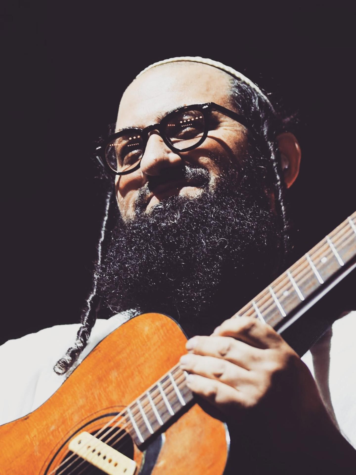דיוקן של יעקב אסרף עם פאות פרושות